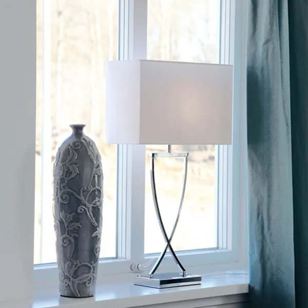 Omega Bordlampe 69 cm Chrome / Hvit