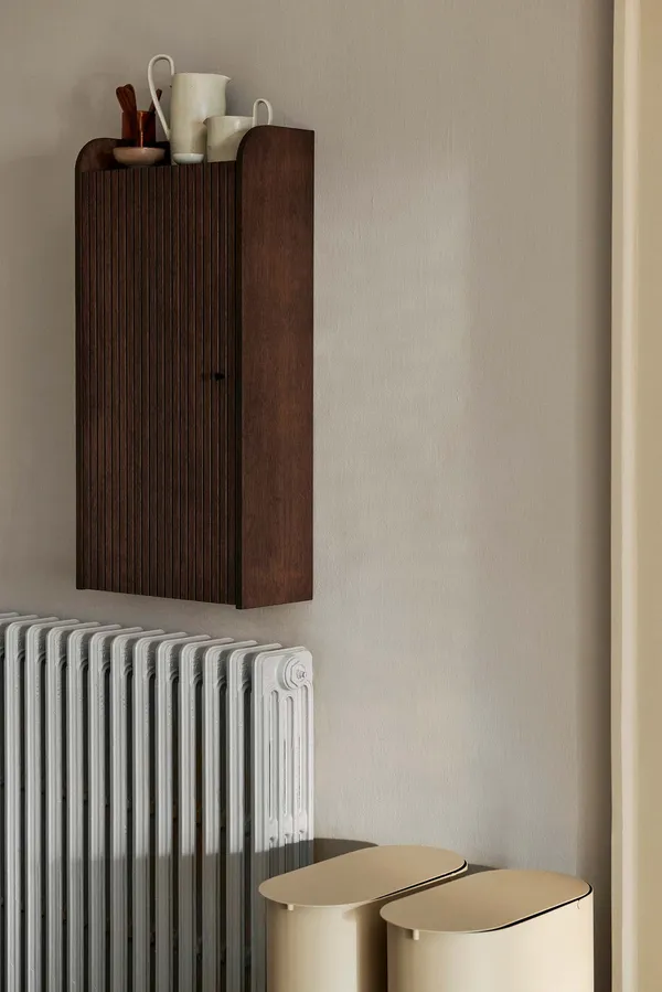 Sill Väggskåp Dark Stained Oak