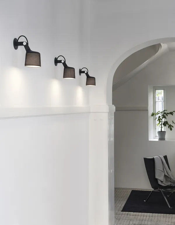 524 Wall Spot Black