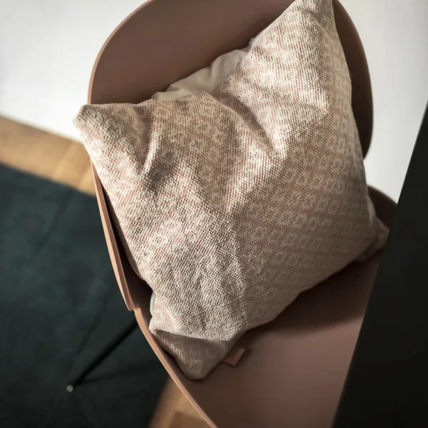Beetle Stol Sort Krom/ Beige