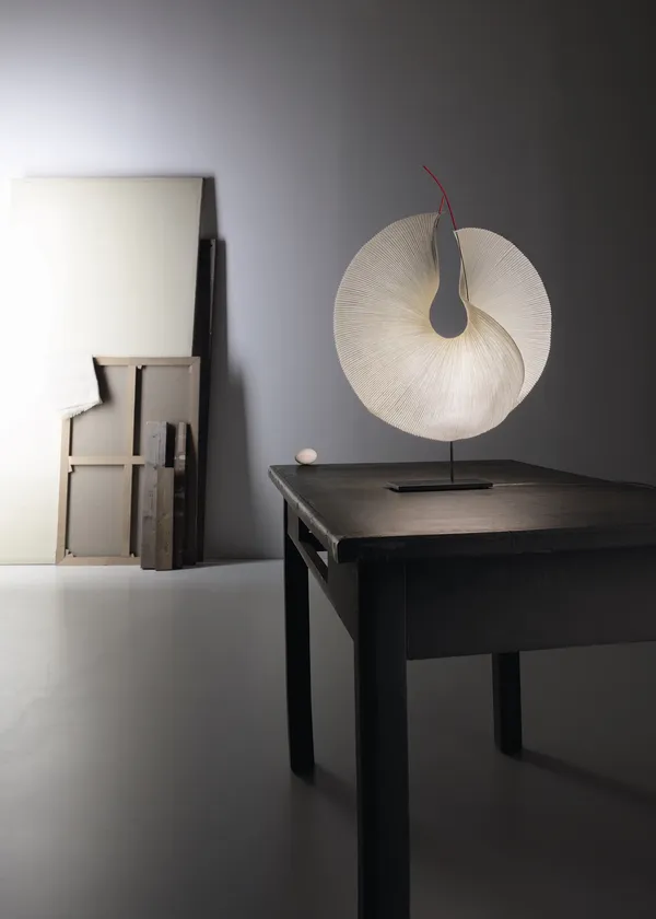 Yoruba Rose Bordlampe Hvit
