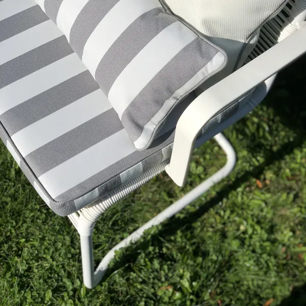 Wide Stripe Dyna 45x45 cm Grå
