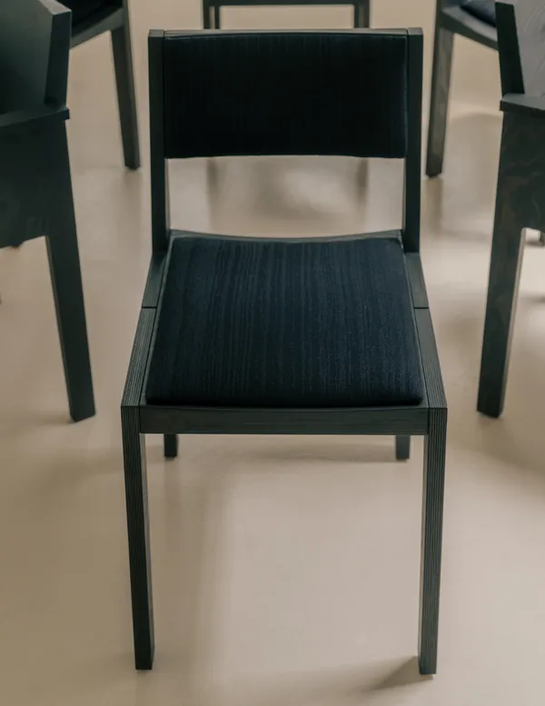 016 Maasto Spisestol Helkledd Sort