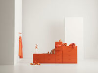 Relief Byrå Bred Med Sockel Orange