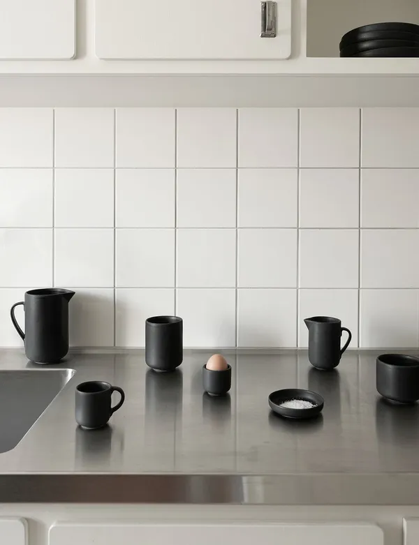 Ceramic Pisu Kannu 75 cl Ink Black