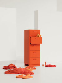 Relief Kommode Høj med Fodstykke Orange