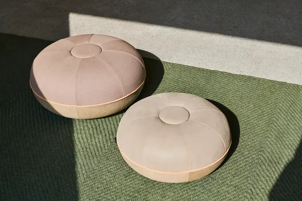 Pouf Puf Small Overdel Læder / Lysegrå