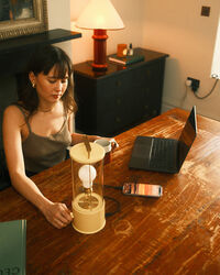 The Muse 2.0 Kannettava Valaisin Posset Yellow