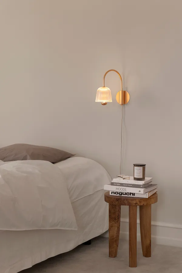 Asteea Vägglampa Satin Brass / Klar