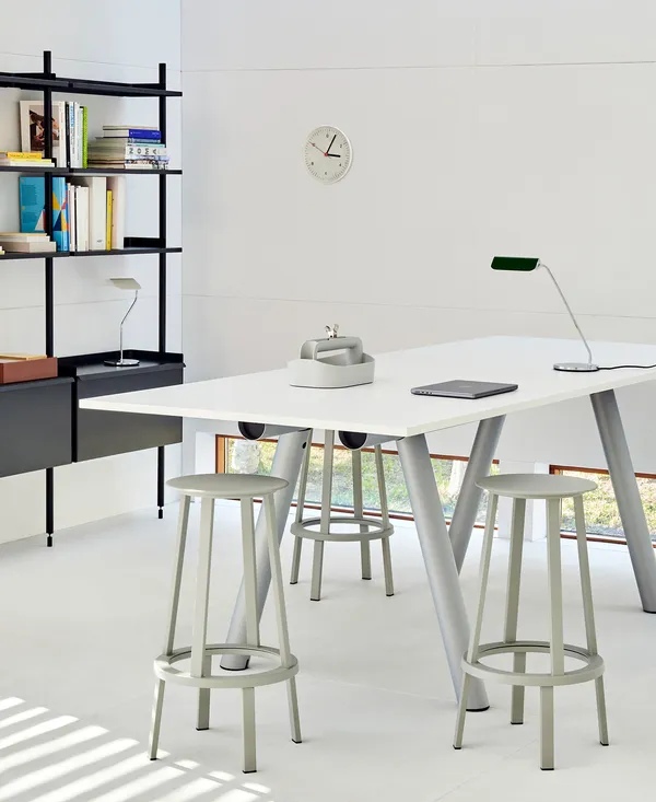 Apex Työpöytävalaisin Iron Black