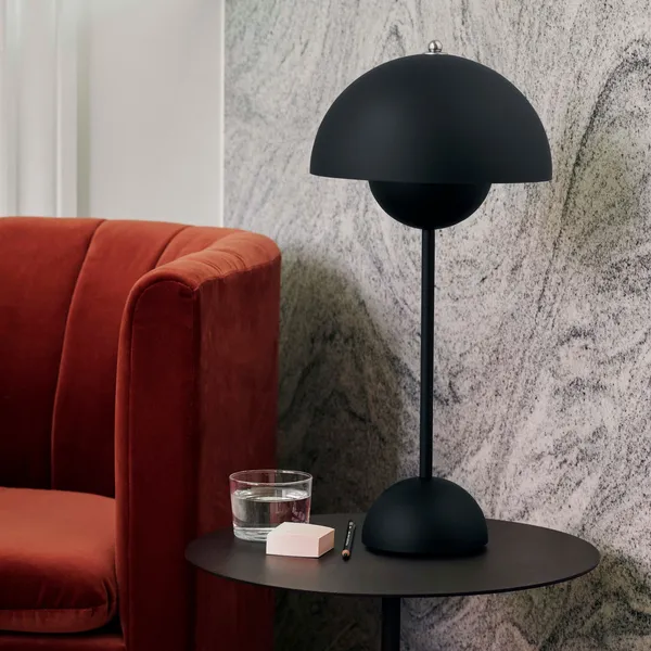 Flowerpot VP3 Bordlampe Laget av PVC Laget av malt metall Matt Black