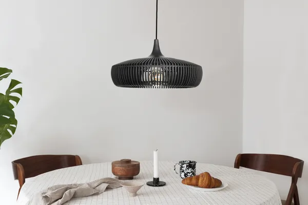 Clava Dine Wood Varjostin Musta