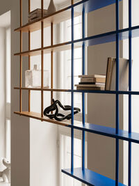 Bond Shelf W104