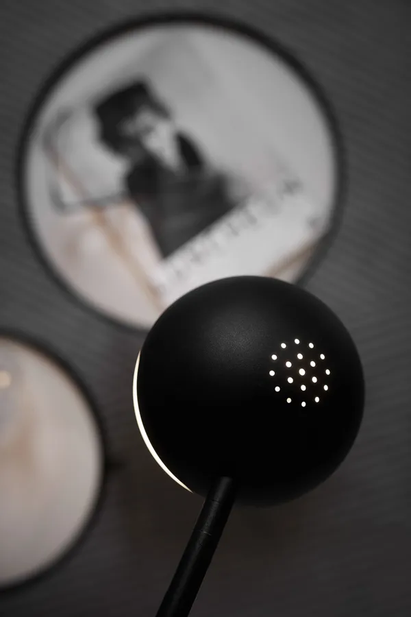 Balancer Wall Lamp Black