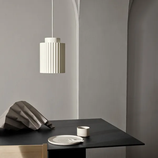 Donna 18 Taklampa Linen