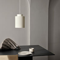 Donna 18 Taklampa Linen