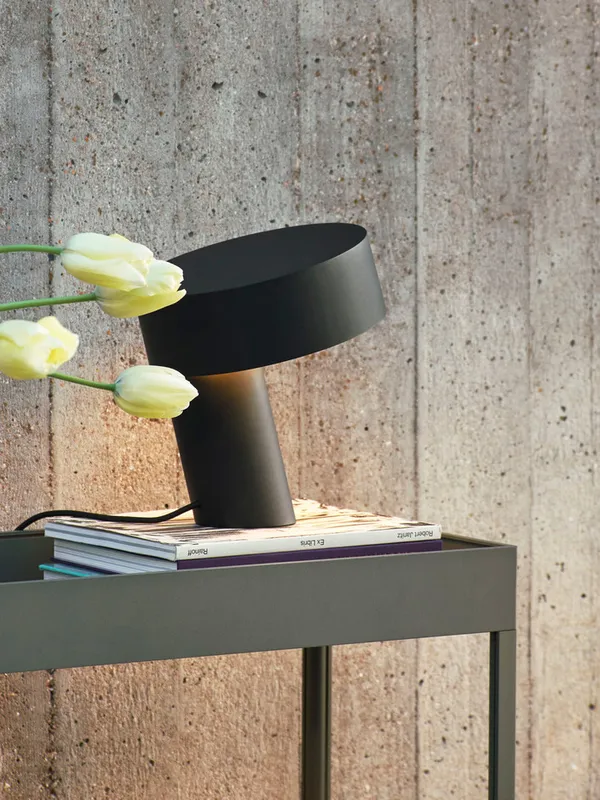 Slant Bordslampa Soft black