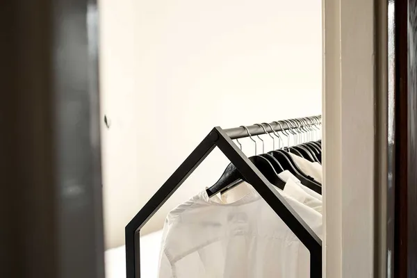 Clothing House Vaateteline Musta