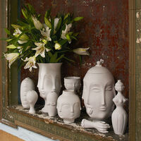 Dora Maar Urn Vase Hvit