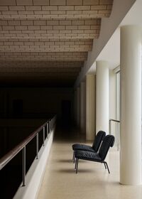 Muno LN18 Lounge-Tuoli Warm Black / Musta Nahka