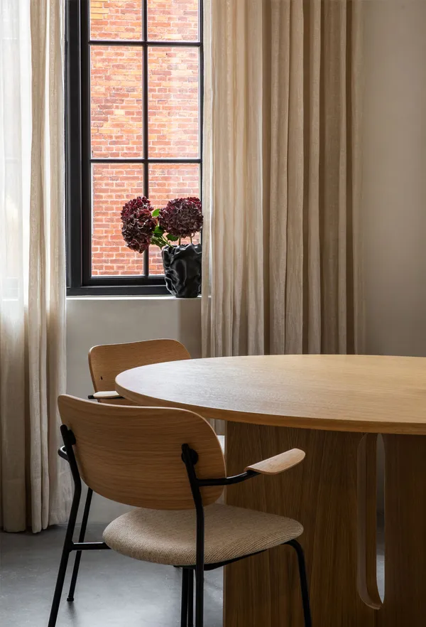 Androgyne Spisebord Ø150 Natural Oak