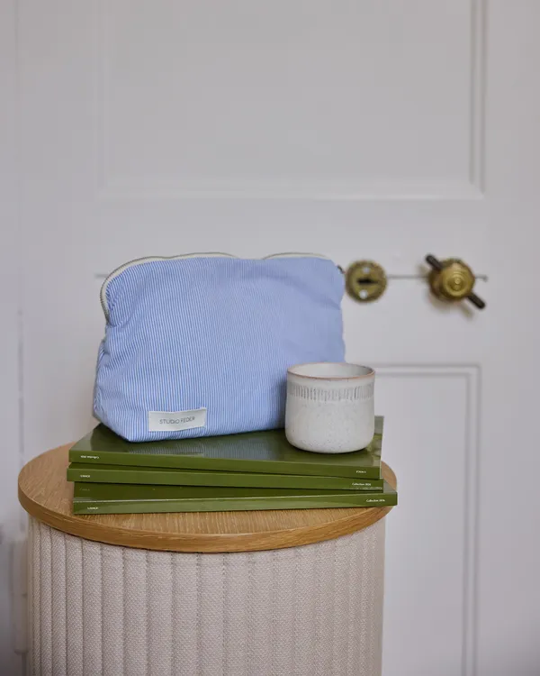 Celia Necessär Milk Stripe