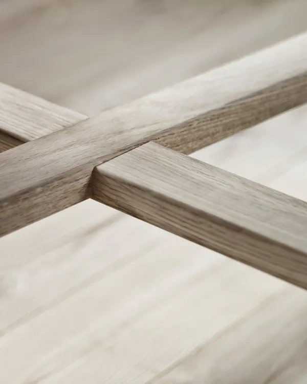 Opus 12 Sidebord Ø67 cm Hvitoljet Eik