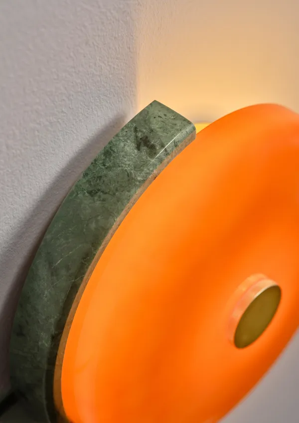 Trip Vegglampe Marmor Moss / Amber