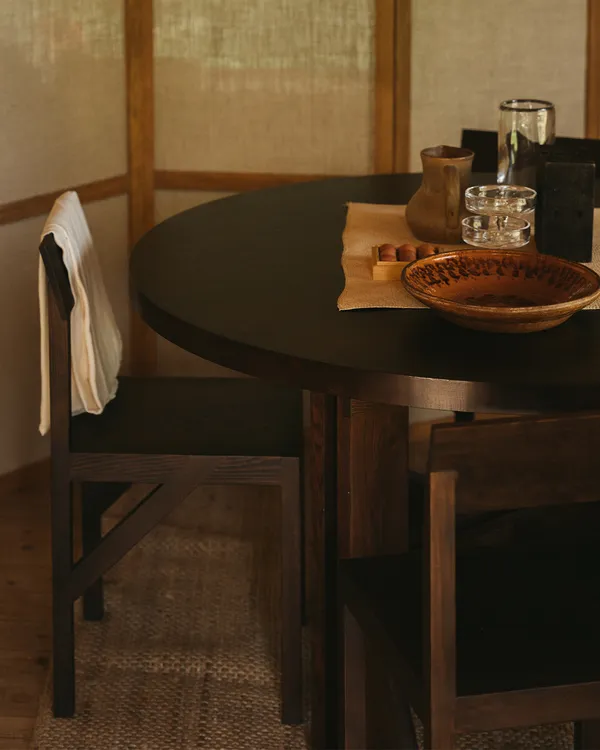 Farmhouse Matbord Ø120 cm Mörkbrun