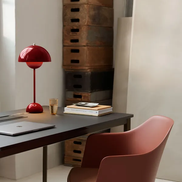 Flowerpot VP3 Bordslampa Vermilion Red