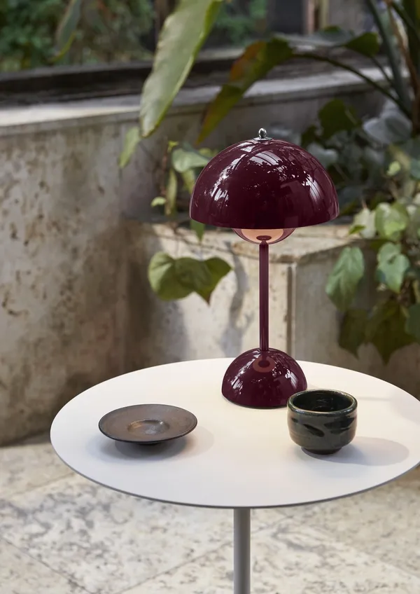 Flowerpot VP9 Bordlampe Bærbar Dark Plum
