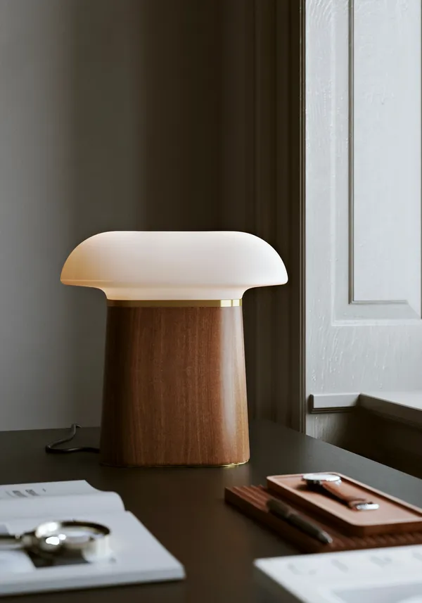 Nova Bordlampe Valnød