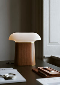 Nova Bordlampe Valnød