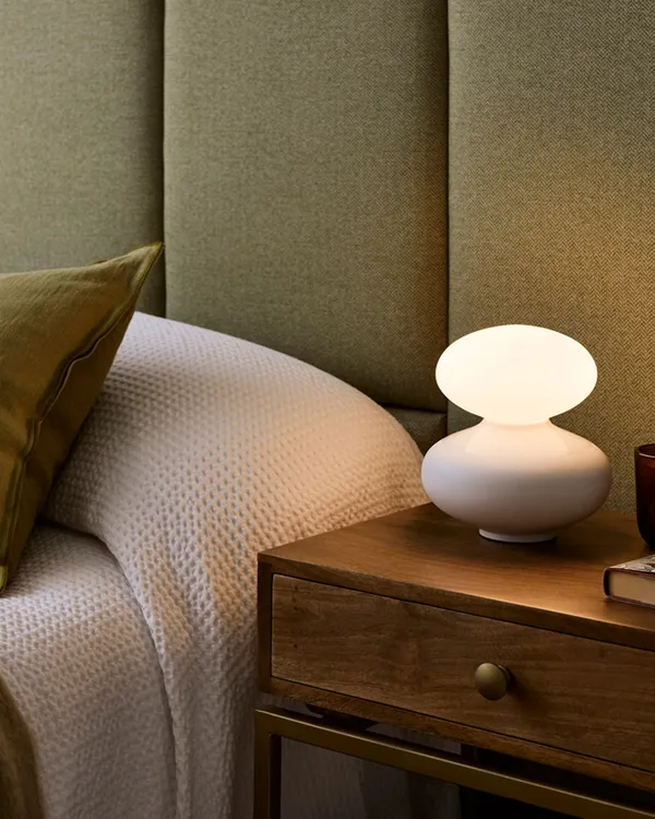 Reflection Oval Bordlampe Hvit