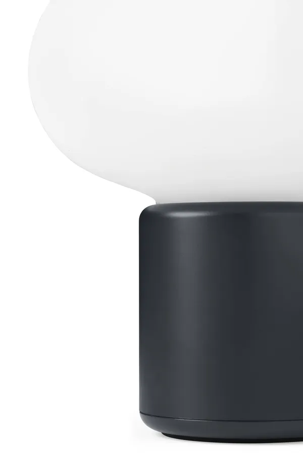 Karl-Johan Bordslampa Portabel Cold Black