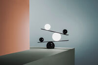 Balance Bordlampe Sort