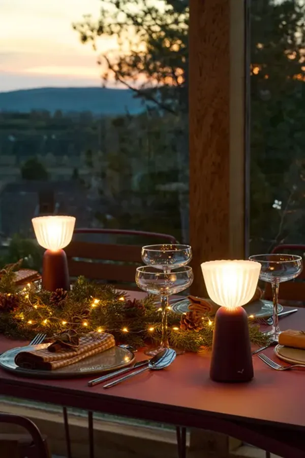 Swiing Bordslampa Portabel Black Cherry
