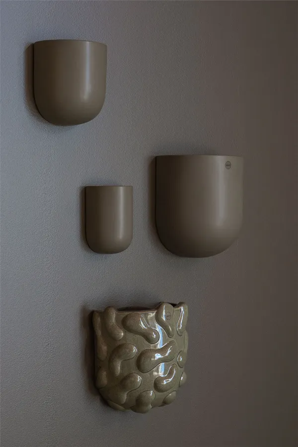 Cut Wall Pot Medium White Vægkrukke M Dust