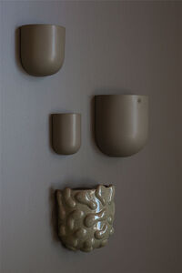 Cut Wall Pot Medium White Vægkrukke M Dust