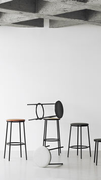 Circa Barstool 65 cm Black Steel Baarijakkara Vaahtomuovi Nahanruskea