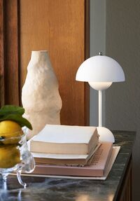 Flowerpot VP9 Bordslampa Portabel Matt White