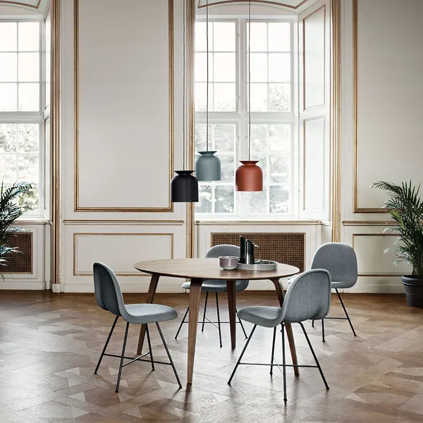 GUBI Spisebord Ø120cm Valnøtt