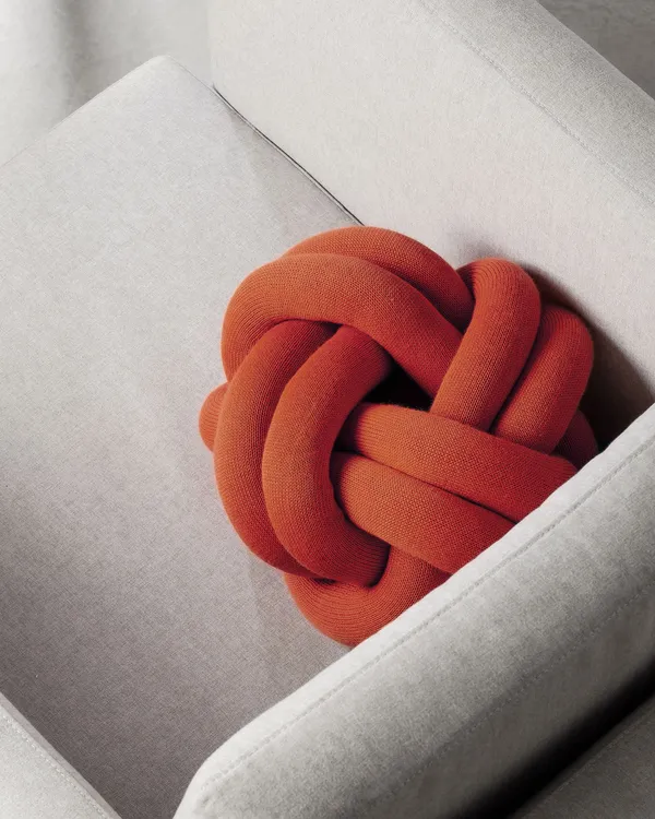 Knot Pute Orange Red