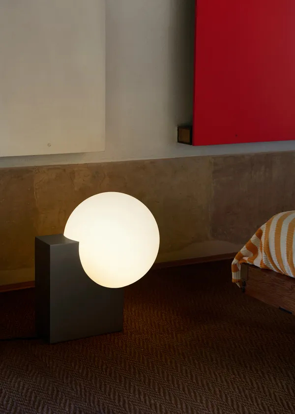Journey SHY4 Golvlampa Borstat Stål / Opalglas