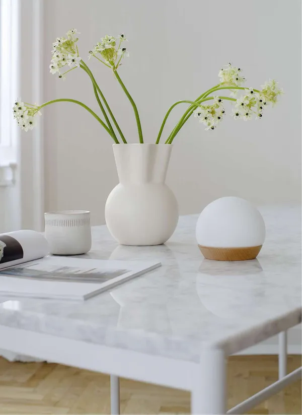 Spring Snowball Bærbar Bordlampe Ø11 cm Hvit