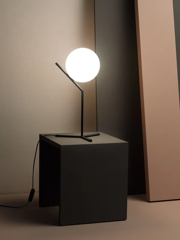 IC Lights T1 Bordlampe Høj Sort