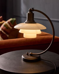 PH 2/2 Luna Bordlampe Aged Brass / Opalglass