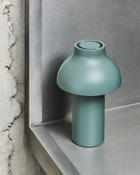 PC No 2 Bordslampa Portabel Fall Green