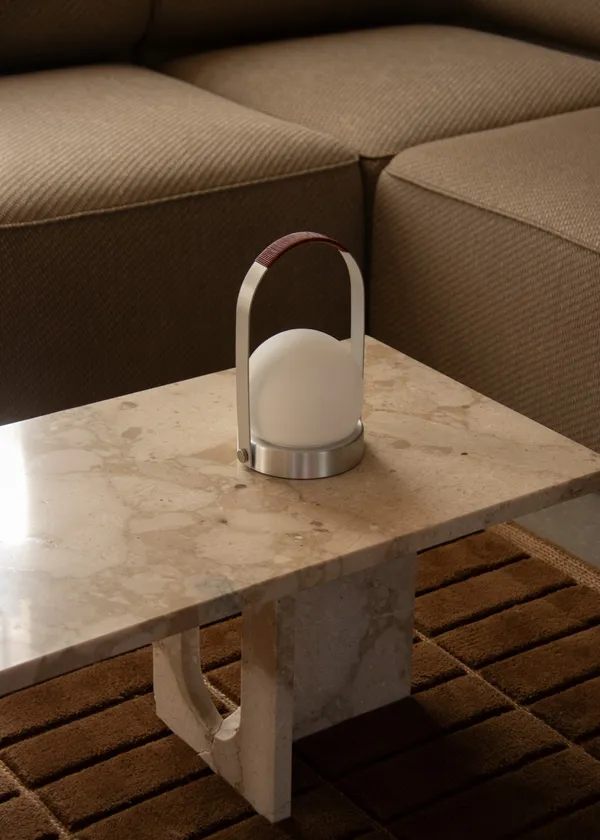 Carrie Pöytävalaisin Kannettava Brushed Aluminium