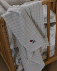 Gingham Sky Blue Muslin Svøpeteppe 110x110 cm